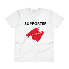 Cargar imagen en el visor de la galería, Supporter SI-Mallorca -  Mens V-Neck T-Shirt - Tres-Palma